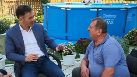 "Idem na dijetu od danas do Čvarkijade" Mali sa domaćinima kod Valjeva: Rad, istrajnost i porodica su najveća snaga (VIDEO)