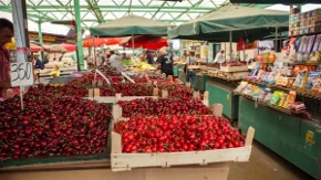 Zimnica će ove godine koštati više - paprika i paradajz poskupeli, a evo šta je pojeftinilo na pijacama