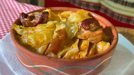 Potpaljuju se vatre i pristavljaju lonci: Danas počinje „Kupusijada“ u Mrčajevcima