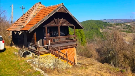 Na Zlatiboru plac od 1.509 kvadrata za 25.000 evra, a kuća ide „na poklon“: Jezero na manje od kilometra