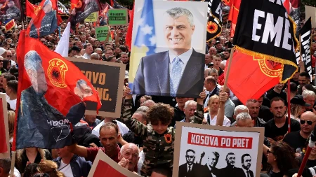 Novi protest pristalica OVK u Prištini: Posle kamenica i Molotovljevih koktela ponovo izašli na ulice