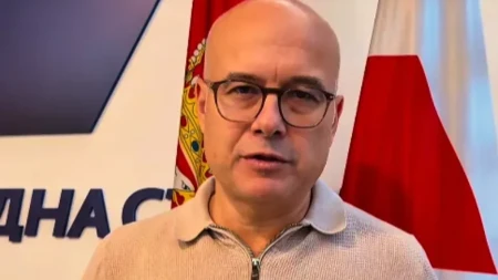 Vučević odgovorio Srdanoviću: Vučić se bori za nove investicije i radna mesta, a lažni elitisti se bave vulgarnim provokacijama
