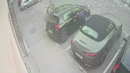 Horor usred bela dana i pred prolaznicima: Šutirao i ubadao nožem  čoveka zbog ručnog sata! 