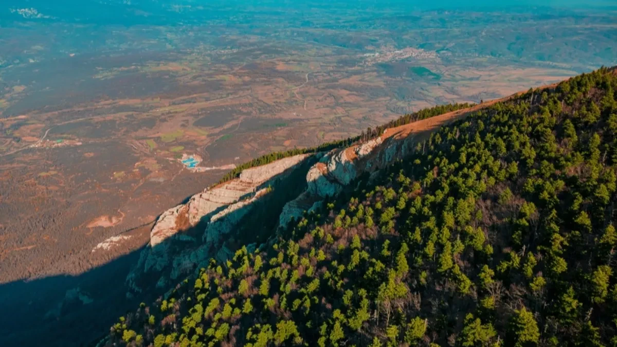 Drama na Rtnju: Gust dim kulja sa planine, vatra preti! (VIDEO)
