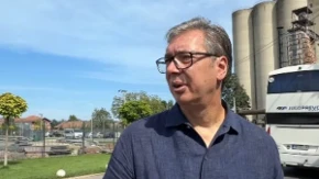 "Taman sam hteo da pomognem!" Vučić u Markovcu istakao važnost puteva, pa ugledao nešto pored saobraćajnice
