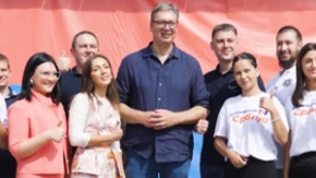 Vučić: Porodica je svetinja! Mi da pravimo podele u porodicama nećemo