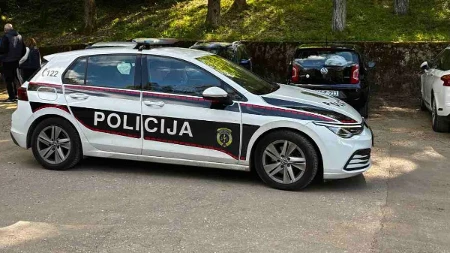 Razbojnici dedi (90) upali u stan i zverski ga pretukli: Starac dobio moždani udar