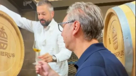 "Šljiva nas je hranila i čuvala" Vučić: Probao sam jednu čak i od mene stariju (VIDEO)