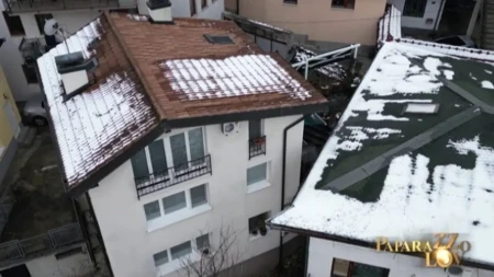 Ima milione, a živi u skromnoj kući! Niko ne veruje da je ovo dom jednog od najpoznatijih pevača sa naših prostora!
