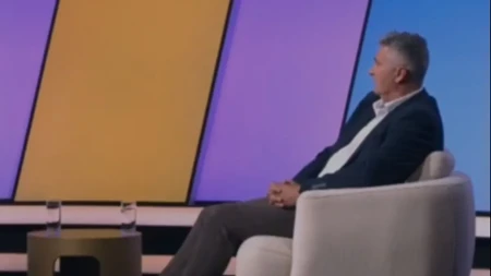 Pet minuta sramoćenja: Srdanović nema nijedan odgovor, blamirao se pa počeo da vređa Vučića (VIDEO)