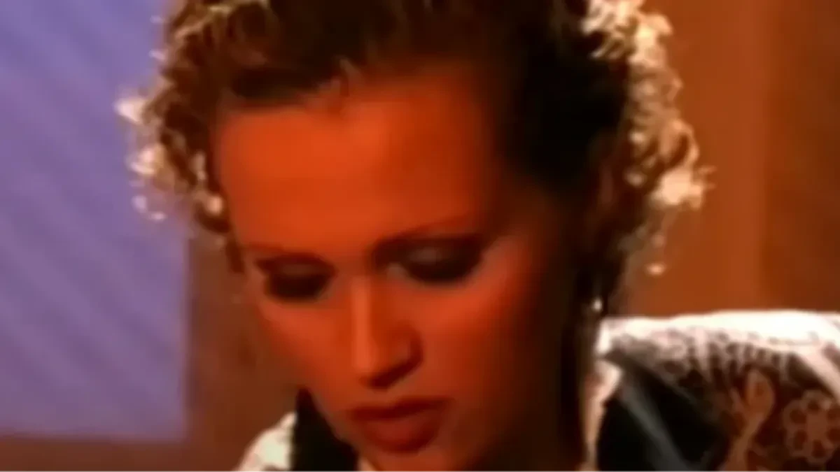 Ona je otpevala hit "Tek je 12 sati": Evo kako danas izgleda čuvena Vana koju generacije vole (FOTO)