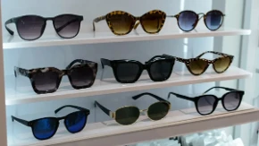 Ne, nije prošlo vreme za njih, sada je pravi trenutak: Jesenje naočare će biti apsolutni hit u Srbiji, žene se otimaju za njih