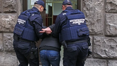 Lažni ortoped uzimao novac za „hitne operacije dece“: Dve Beograđanke ostale bez više od 12.000 evra