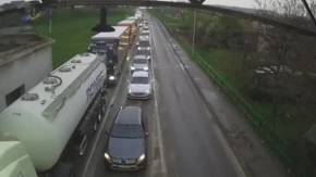 Vozači zarobljeni u kolonama čak 7 sati: Kolaps na izlazu iz Srbije