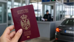 Skeniranje vas odmah otkriva: Evo šta sve policajac vidi na ekranu čim uzme vaš pasoš!