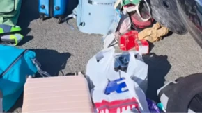 Našoj voditeljki muž izbacio stvari na ulicu: Skandalozna scena zgrozila ljude (FOTO)