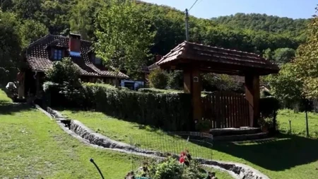 Ova banja je savršena za penzionere: Cena smeštaja 800 dinara, iz nje se svi vrate preporođeni