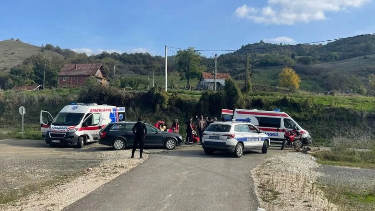 Prvi snimci tragedije kod Subotice: Žena poginula posle preticanja, auto završio pod kamionom (FOTO/VIDEO)