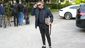 "Nikad nam nije platio kafu!" Ovaj pevač je najveća stipsa na estradi, kolega ga isprozivao javno