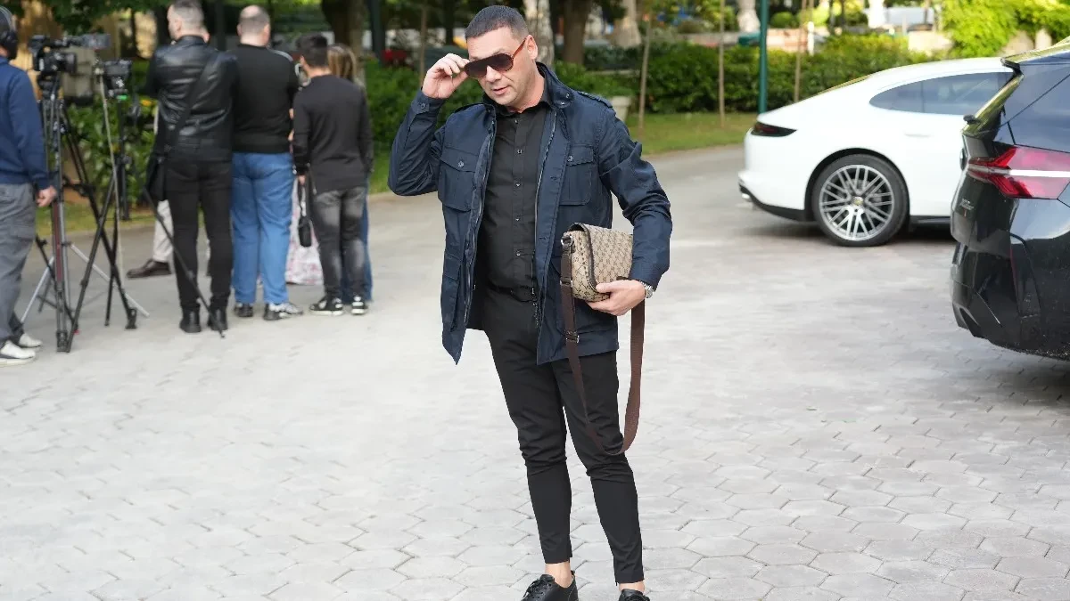 "Nikad nam nije platio kafu!" Ovaj pevač je najveća stipsa na estradi, kolega ga isprozivao javno