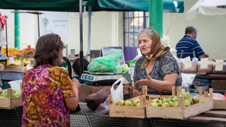 Šta se isplati kupovati ove nedelje - cene paprike pale, južno i sezonsko voće sve skuplje na pijacama