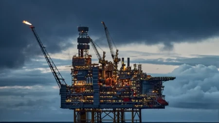 Energentima ponovo raste cena - nafta iznad 103 dolara, gas blizu 74 evra