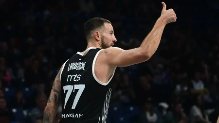 Oglasio se Lovernj:  Porukom na srpskom oduševio navijače, pa poručio kad se vraća 