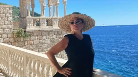 "Bila sam ljubavnica, to je ponižavajuće": Pevačica se skinula u 65. godini, a ovako priča o burnom životu 