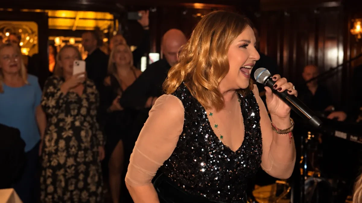 "Bilo mi je suđeno!" Bekuta zapevala na otvaranju restorana "Dva jelena" i otvorila dušu