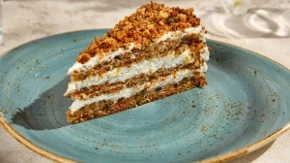 Torta od šargarepe je jako zahvalna: Ne može da se osuši zbog preliva koji se dodaje na kraju