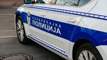 Težak udes između Siriga i Zmajeva: Automobil smrskan u sudaru s kamionom, prve fotografije (FOTO)