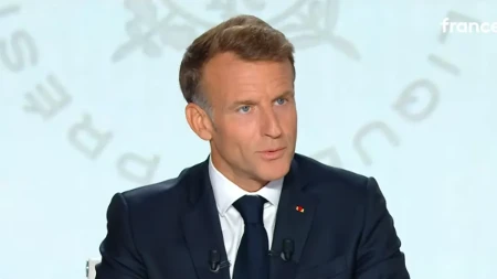 Makronov intervju preplašio svet! Otkrio šta Moskva sprema: Sumanuta vojska kreće, 300.000 ljudi ide u rat?!