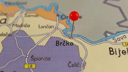 Grafiti mržnje protiv Srba u Brčkom: Stravični prizori po gradu 