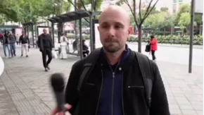 Pitali prolaznika da li izlazi na izbore, njegov odgovor ih ostavio bez teksta: „Zahvaljujući studentima glasam za Vučića“ (VIDEO)
