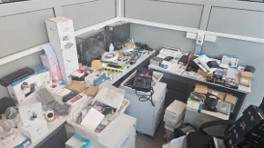 Ruski bračni par pao sa 19 kofera: Pronađeni milion evra, oprema za praćenje i 1.000 prezervativa