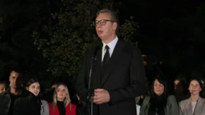 Predsednik Vučić izašao pred narod na Andrićevom vencu: Građani kliču "Aco, Srbine"