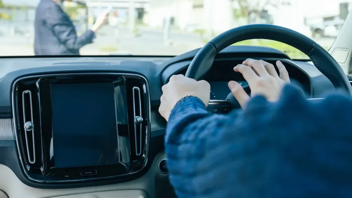 Ove navike za volanom mogu skupo da vas koštaju: Vozači ih rade svakog dana, a nisu ni svesni koliko štete automobilu