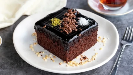 Čokoladni kolač sa Nutelom i malinama - ne treba vam mikser, a dobija se savršen kremasti desert