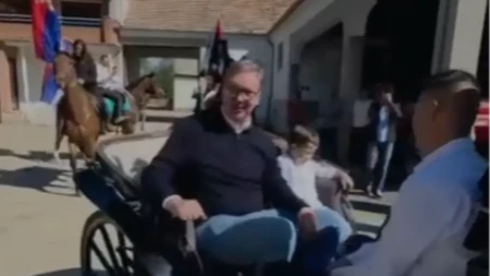 Vučić krenuo u borbu za Srbiju! Ogroman broj ljudi ga dočekao aplauzom u Požarevcu! (VIDEO)