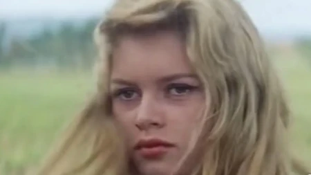 Odbacila sina čim ga je rodila: Lepa glumica je bila užasna majka, nije krila da ne voli svoje dete