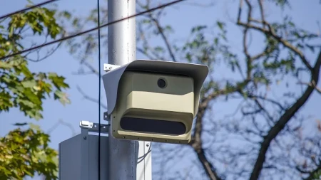 Vozači, oprez - nove kamere u Sloveniji mere prosečnu brzinu, kazne idu i do 1.200 evra