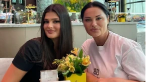 Janina ćerka u vezi sa mladim bogatašem! Kristina uhvaćena kako razmenjuje nežnosti sa novim dečkom