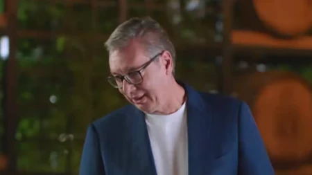 Blokaderi poludeli zbog ovog spota! Vučić jasno i glasno rekao "ne u NATO" i odmah im je pao mrak na oči! (VIDEO)