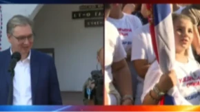Dečak sa zastavom prišao Vučiću u Kladovu i imao samo jednu želju: Evo šta ga je pitao, odgovor je stigao odmah