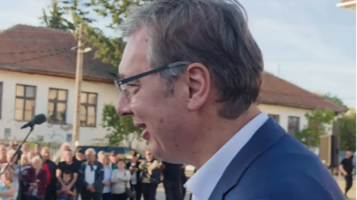 "Mi smotaniji možemo samo da gledamo" Vučić oduševio meštane na Miroču: Deca priredila spektakl za pamćenje! (VIDEO)