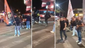 Petnaestak blokadera urla usred Ustaničke! Napali nedužnog čoveka, glavu samo što mu ne otkinuše (VIDEO)