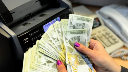 Evo kome sleduje 12.000 ili čak 18.000 dinara! Stiže 6.000 dinara za sve, a nekima i više - Ovi punoletni građani imaće pravo na UVEĆANU pomoć