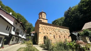 Velika svetinja na obroncima planine Rudnik: Manastir Vraćevšnica punih šest vekova okuplja vernike - to je istorijska i duhovna riznica Srbije