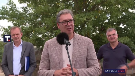 „A što, Aleksandre, da ti ne kažem predsedniče...“ Vučić otkrio kako ga otac zavitlava zbog penzije