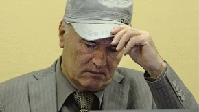 „Telo generala uskoro stiže u Srbiju“ Darko Mladić krenuo iz Haga sa ćerkom i očevim pratiocima